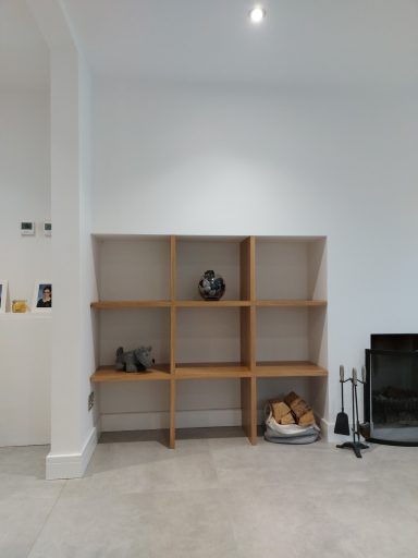 English Oak fitted bookshelf